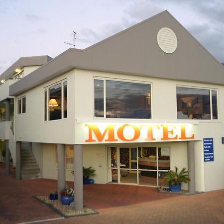 Baycourt Lakefront Motel Lago Lago Taupo Exterior foto