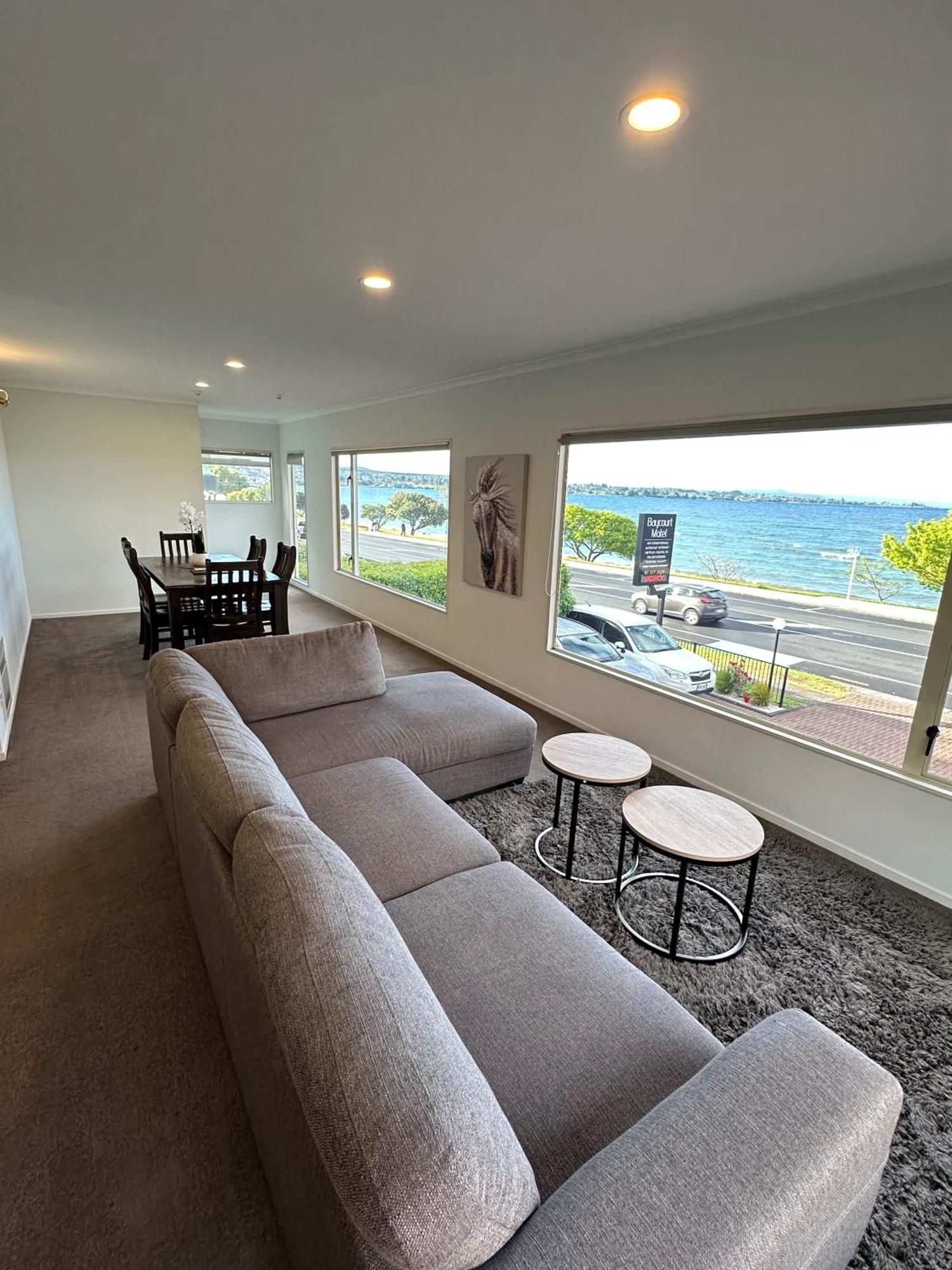Baycourt Lakefront Motel Lago Lago Taupo Exterior foto