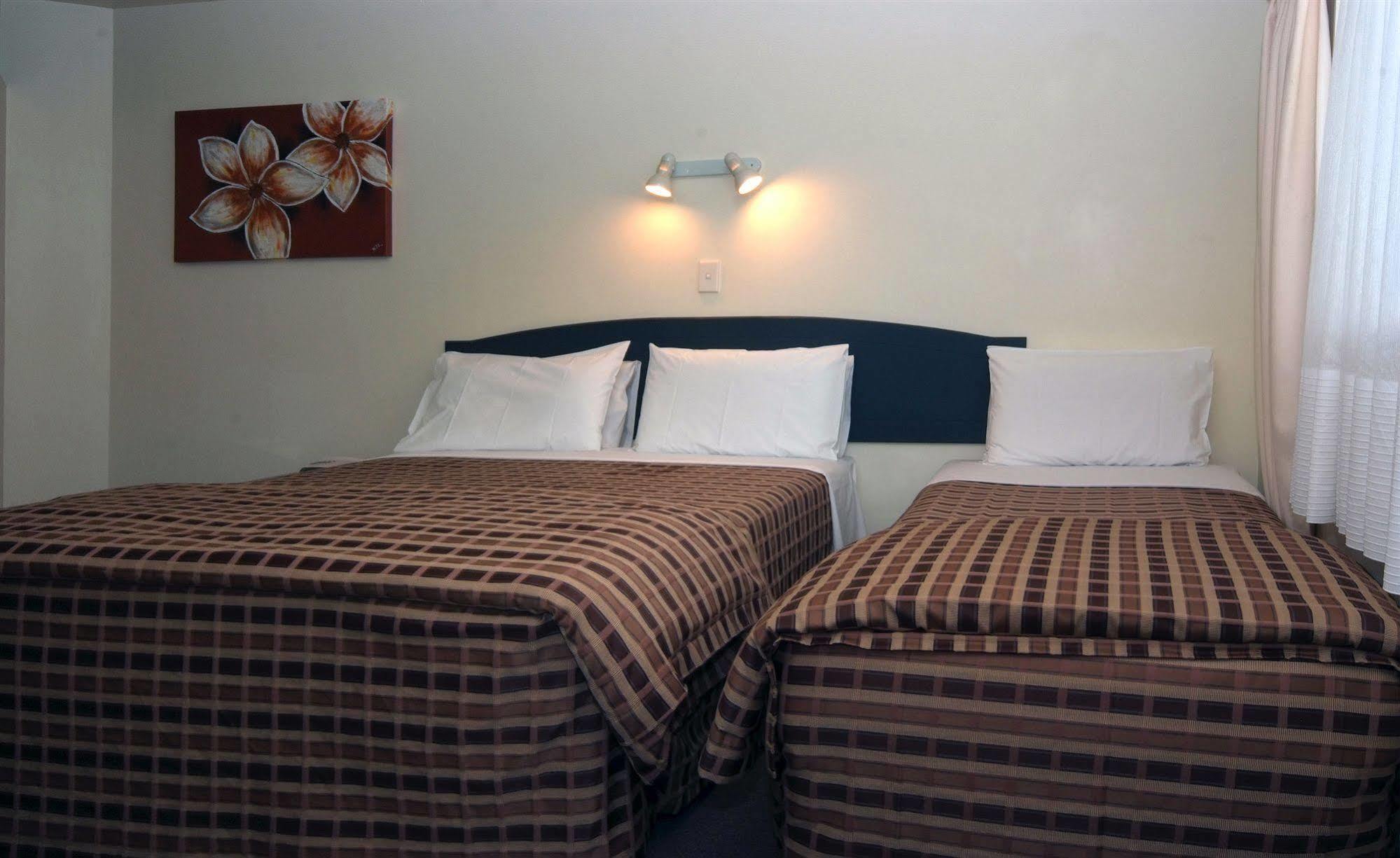 Baycourt Lakefront Motel Lago Lago Taupo Exterior foto
